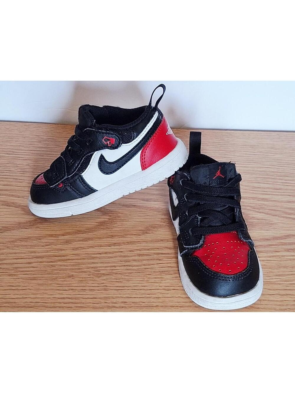 Nike Air Jordan Retro 1 Low Red Black White Size 6C Athletic DR9747-161